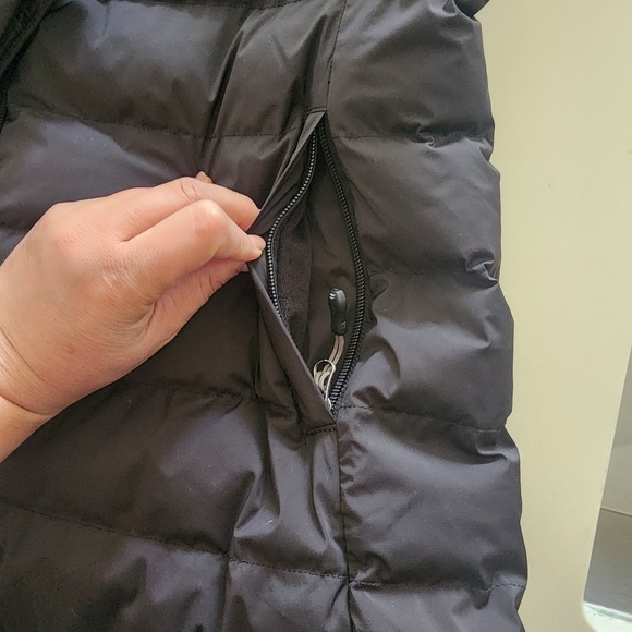 Women's Black Puffer Jacket - Picture 5 of 11